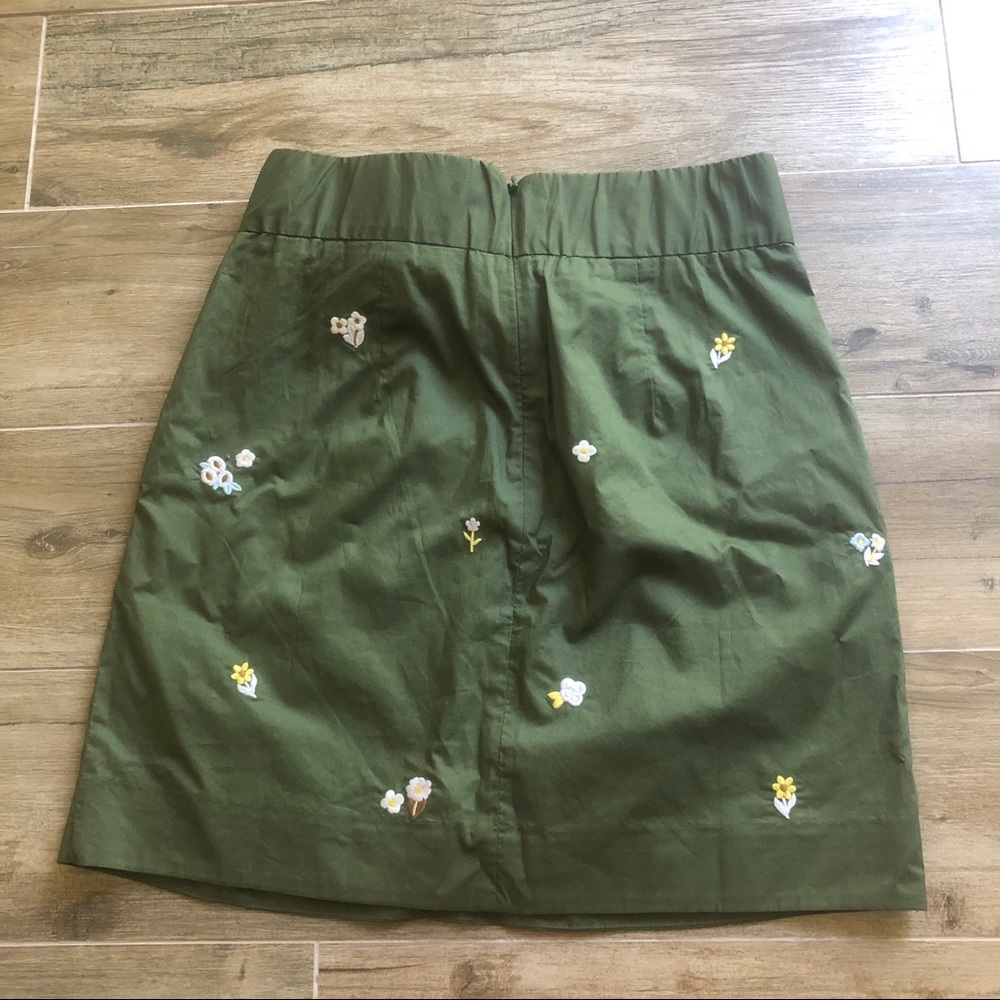 NWT Jcrew olive floral embroidered mini skirt - Picture 4 of 5